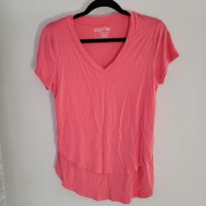 S Latched Mama Vneck shirt